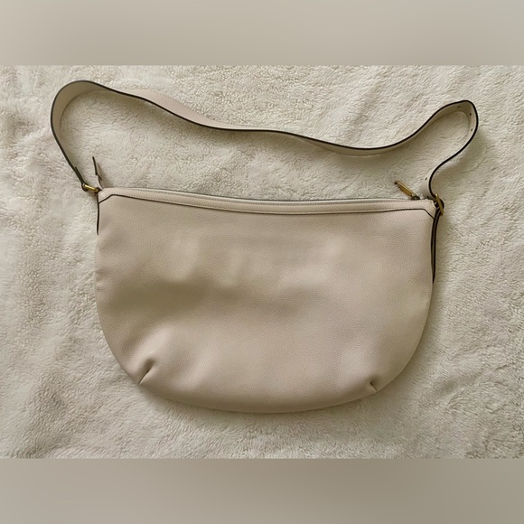 GUCCI LOGO PRINT MESSENGER BAG - Picture 4 of 14